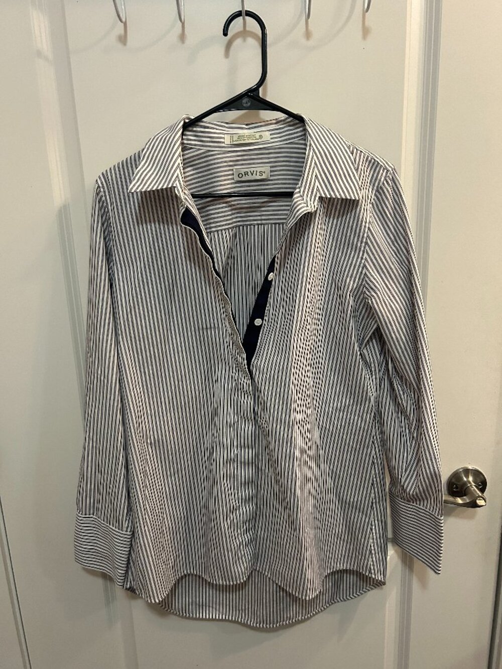 Orvis Women’s Wrinkle Resistant Button Down Shirt Blue Indigo Striped 10 Casual